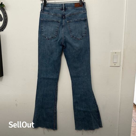 Express Women's High Rise Slim Flare Jeans Size 6 Blue Distressed - Picture 2 of 3